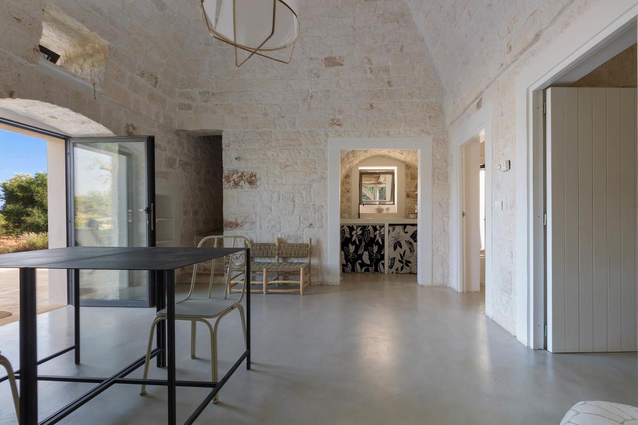 Вилла Casale Con Cipresso Остуни Экстерьер фото
