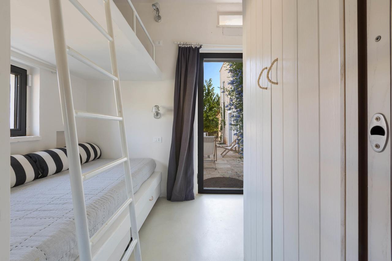 Вилла Casale Con Cipresso Остуни Экстерьер фото