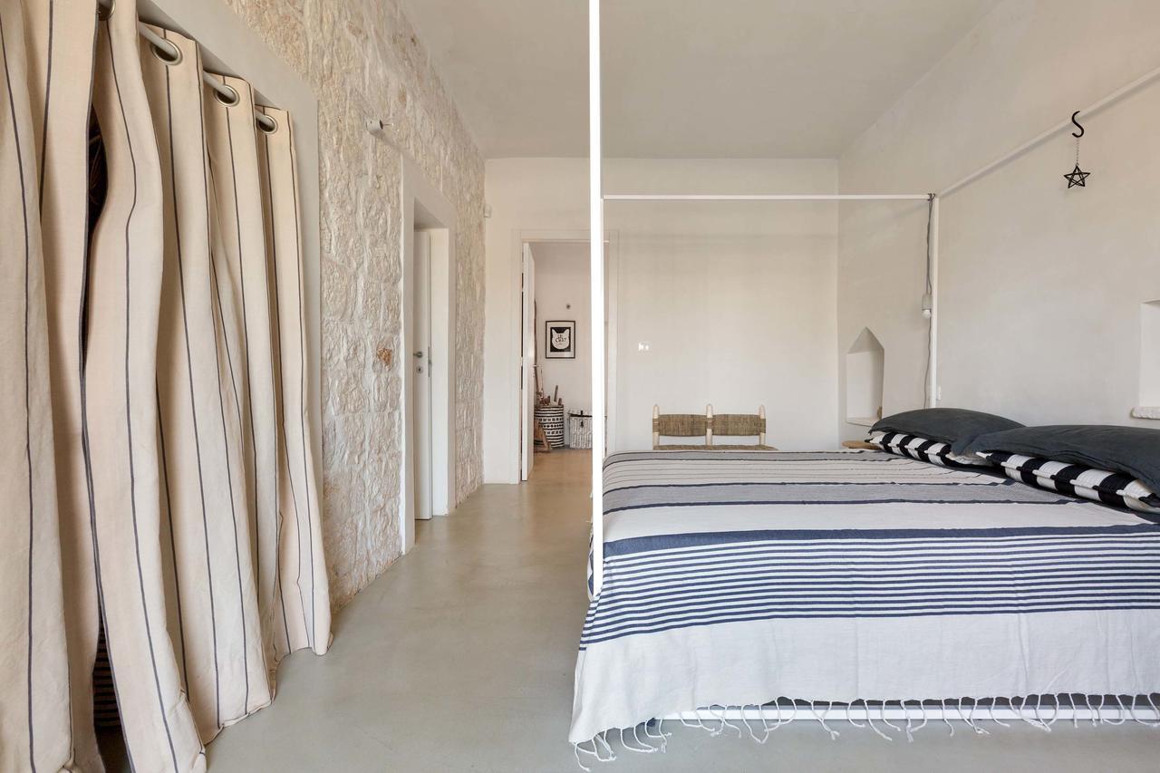 Вилла Casale Con Cipresso Остуни Экстерьер фото