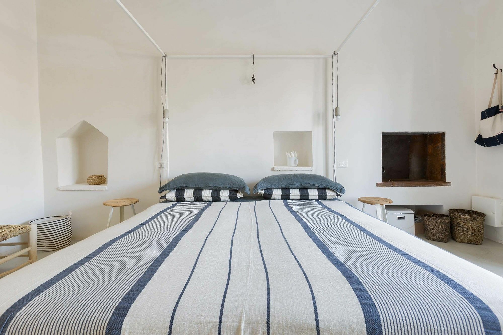 Вилла Casale Con Cipresso Остуни Экстерьер фото